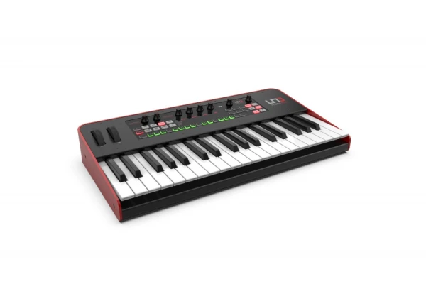 IK Multimedia UNO Synth Pro